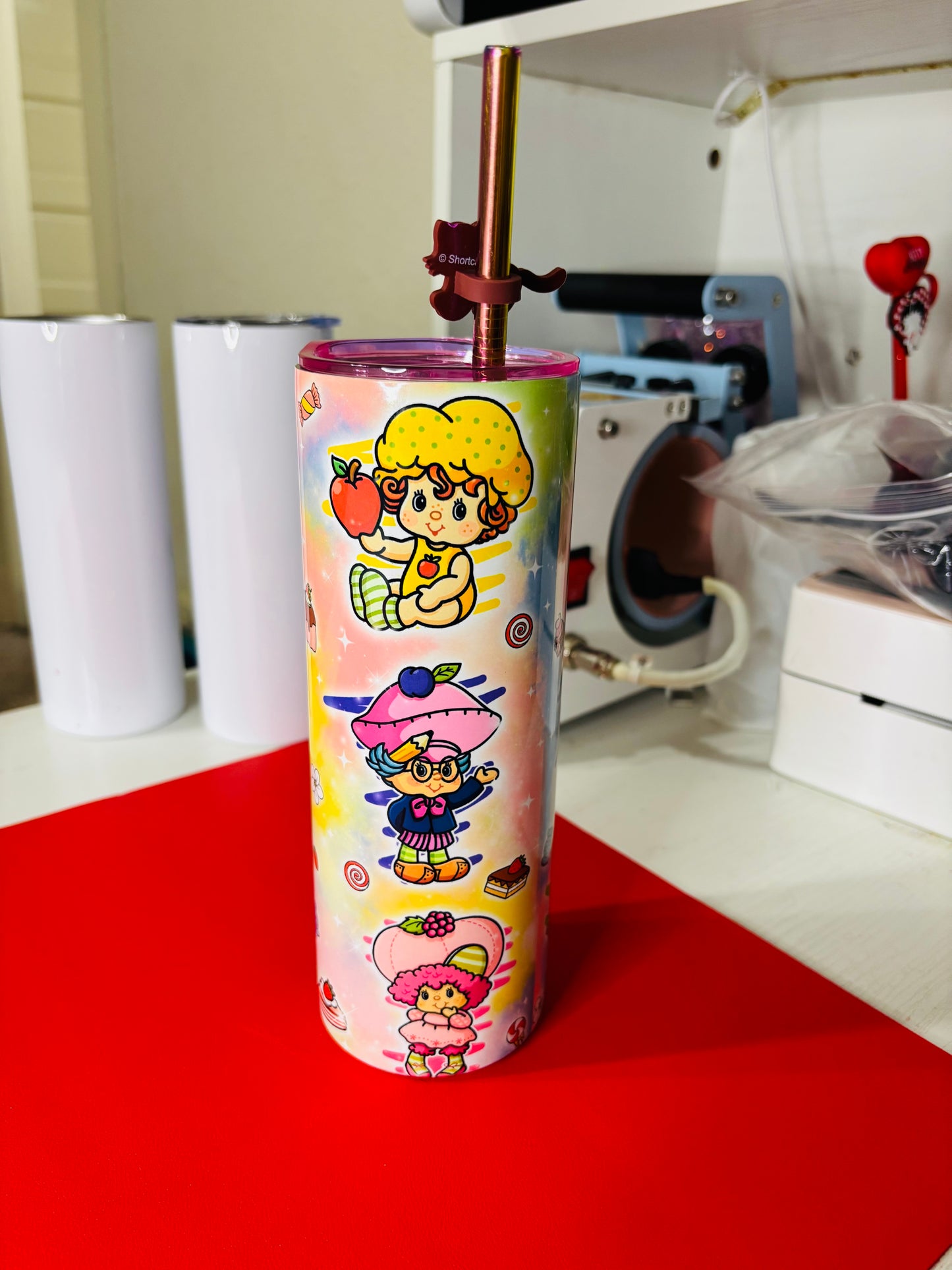 Strawberry and friends w/ color scribble 20oz tumbler