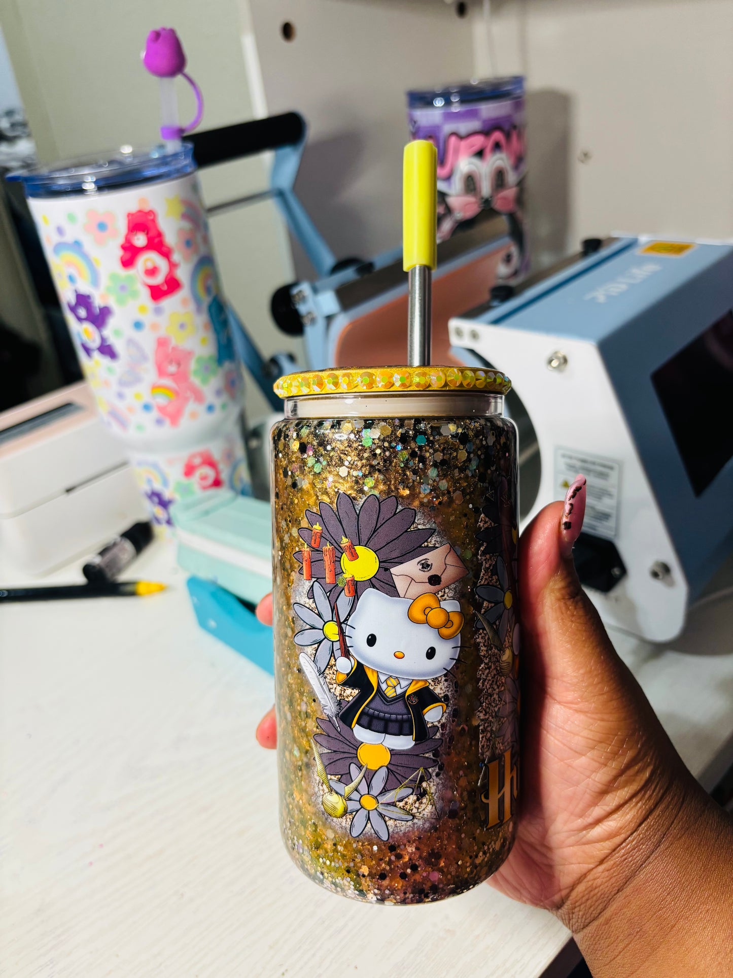 Hufflepuff Kitty 16oz snow globe cup