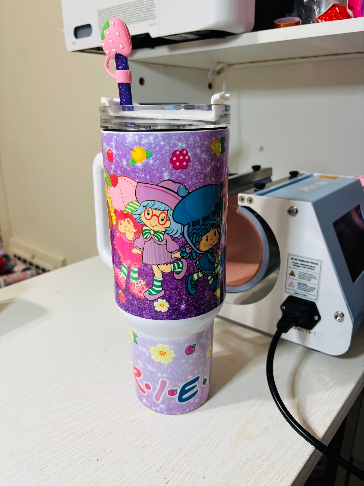 Strawberry and friends 40oz tumbler