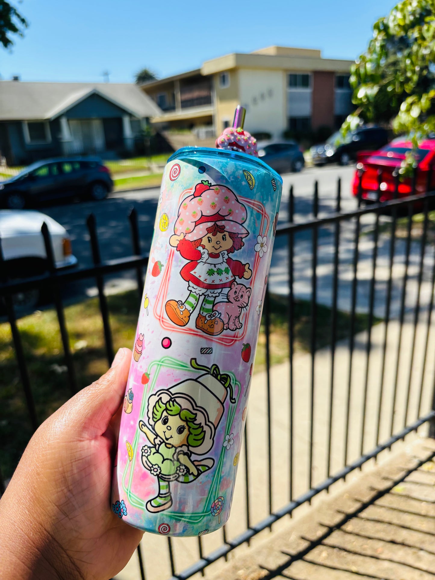 Strawberry friends w/ frames 20oz tumbler