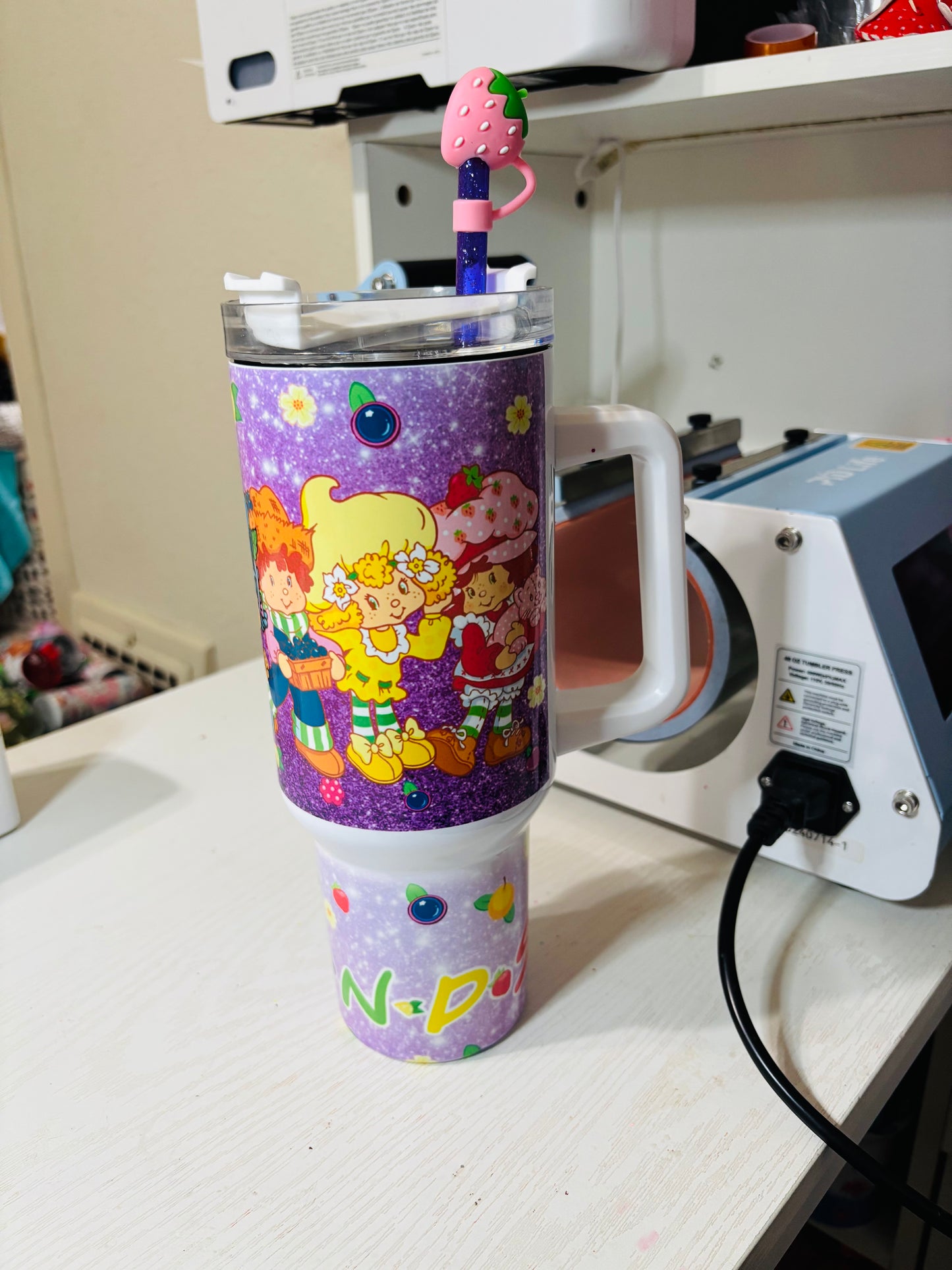 Strawberry and friends 40oz tumbler