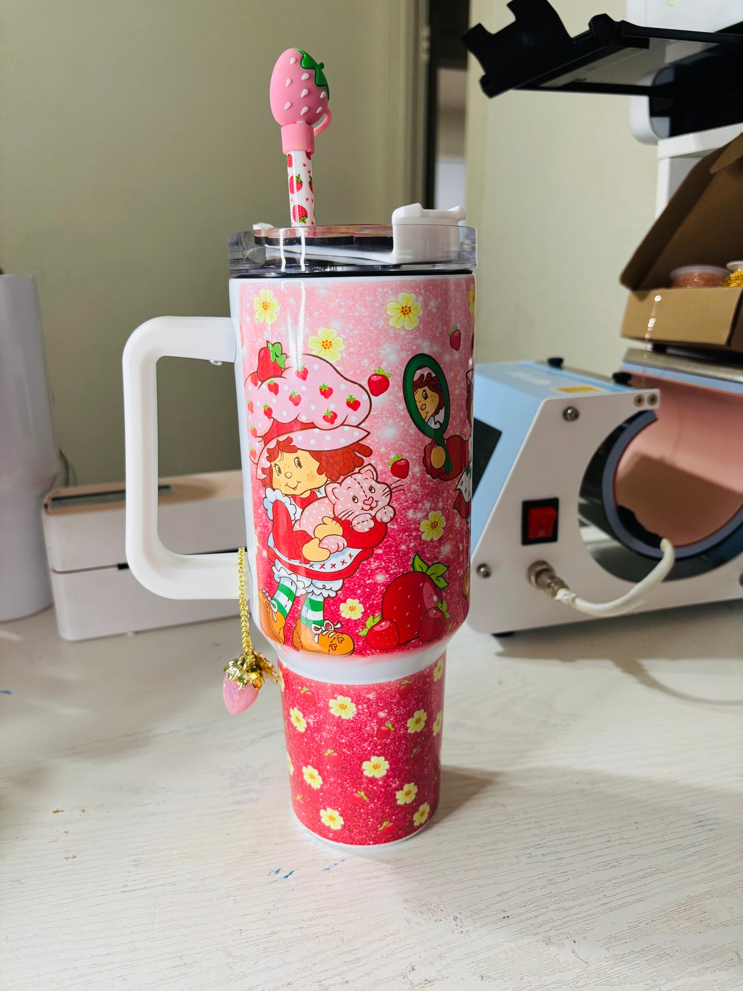 Strawberry shortcake w/accessories add on 40oz tumbler