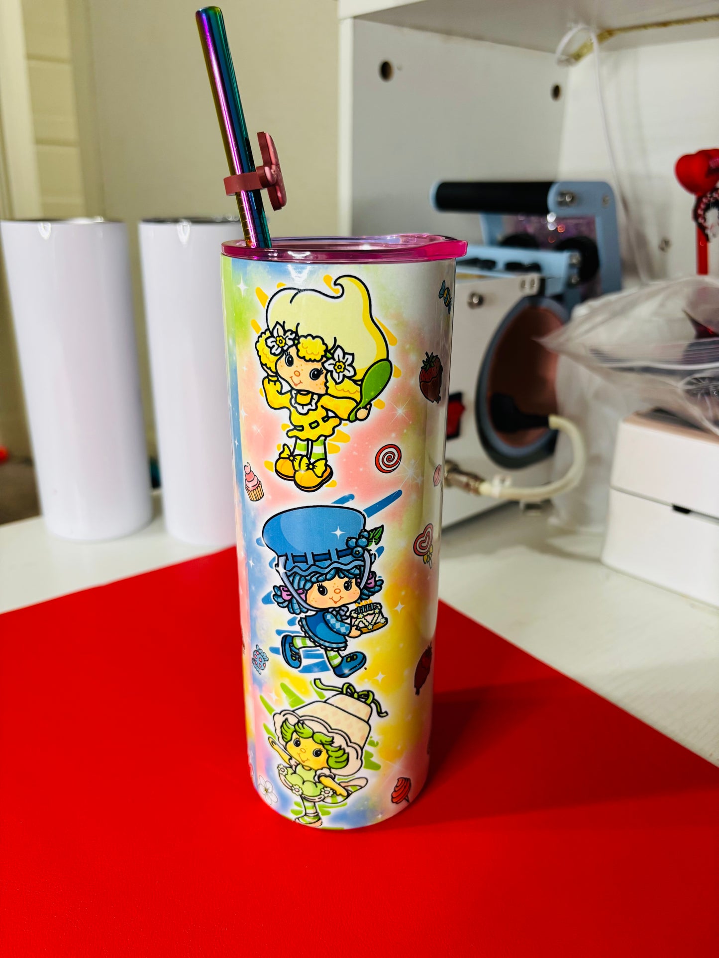Strawberry and friends w/ color scribble 20oz tumbler