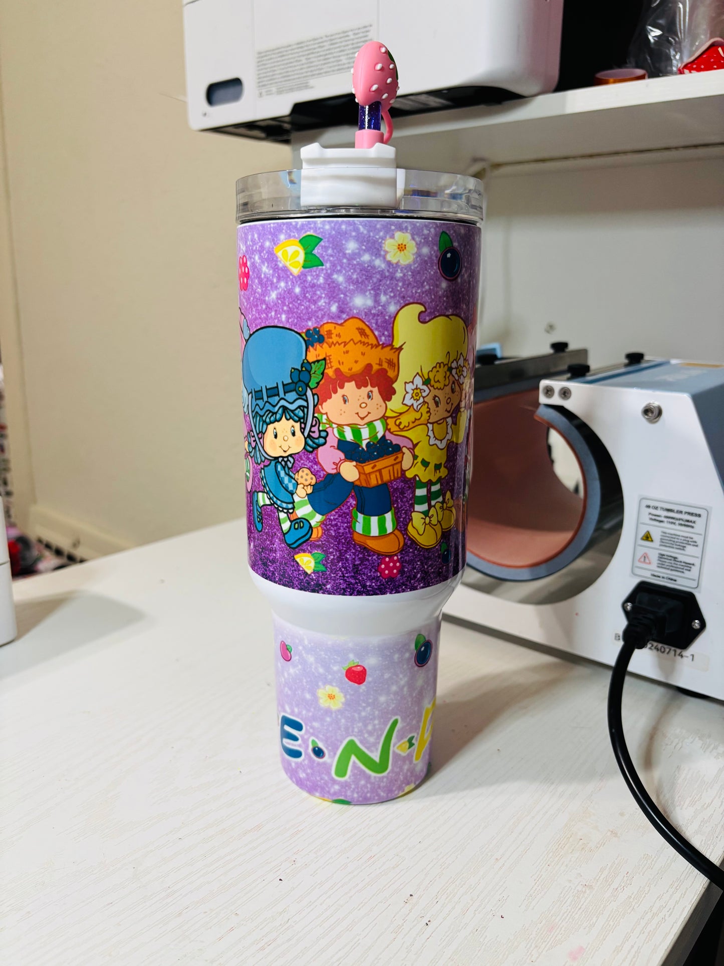 Strawberry and friends 40oz tumbler