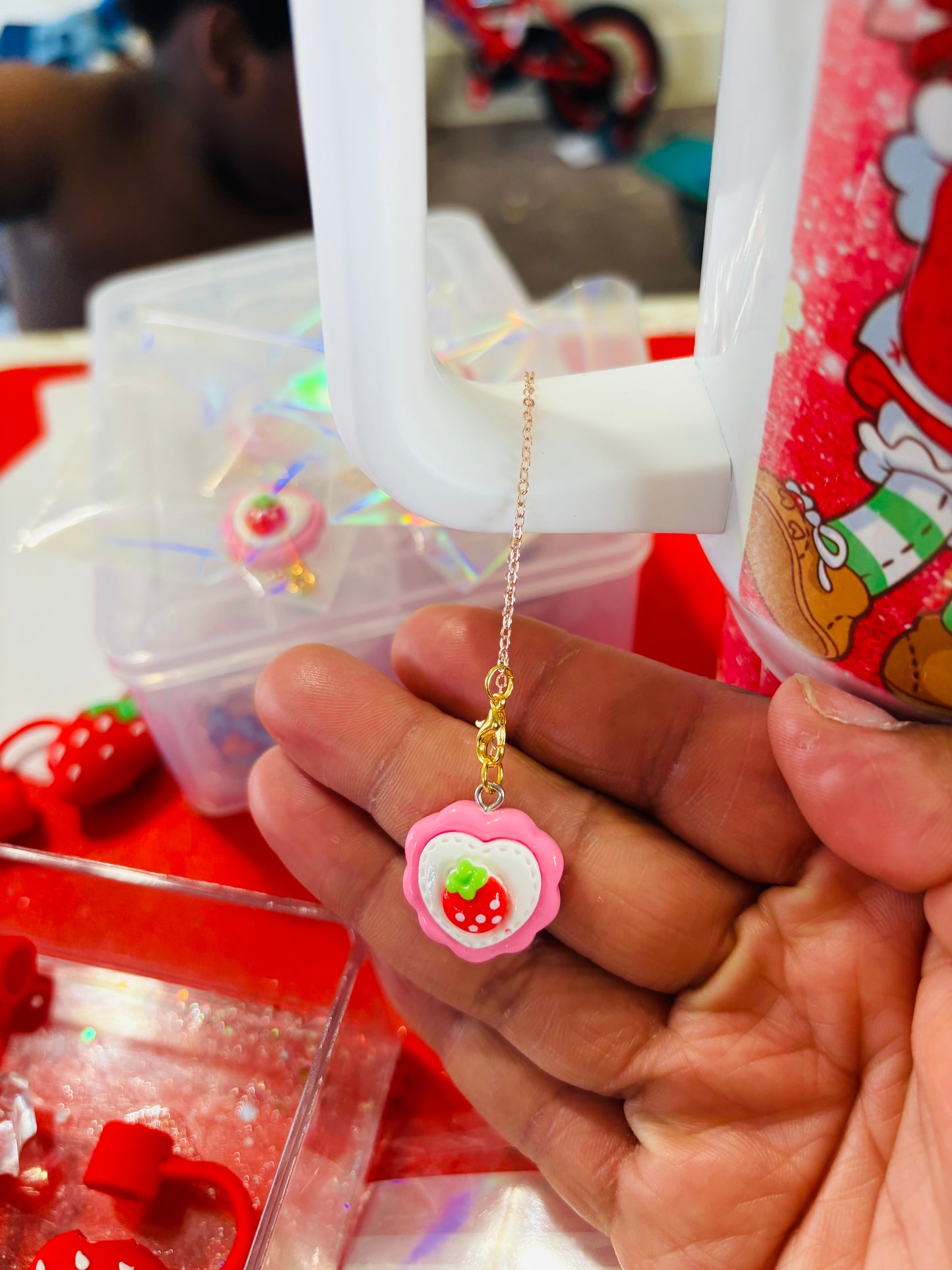 Strawberry heart 40oz tumbler handle chain