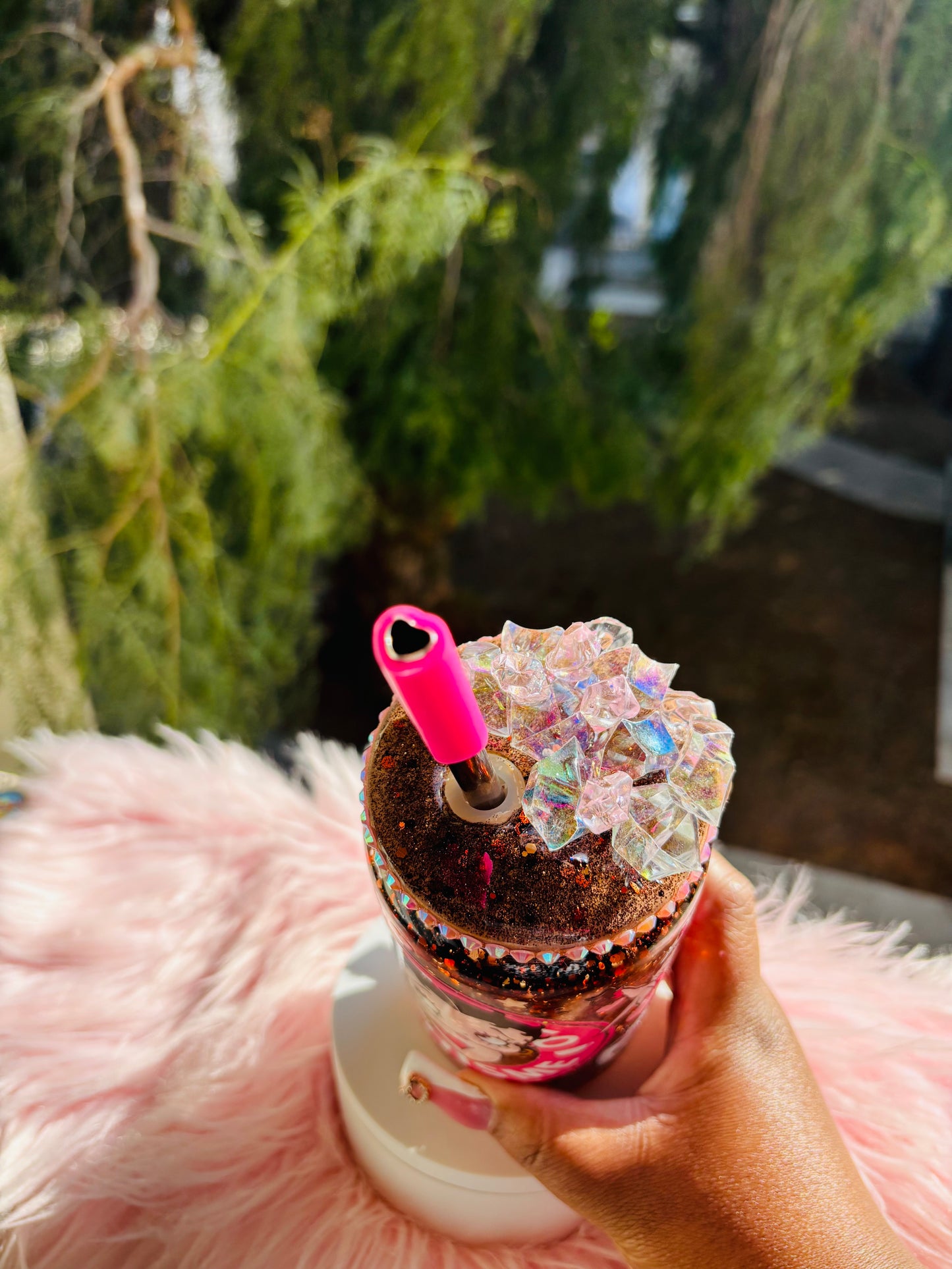 Cafecito y chisme snowglobe cup