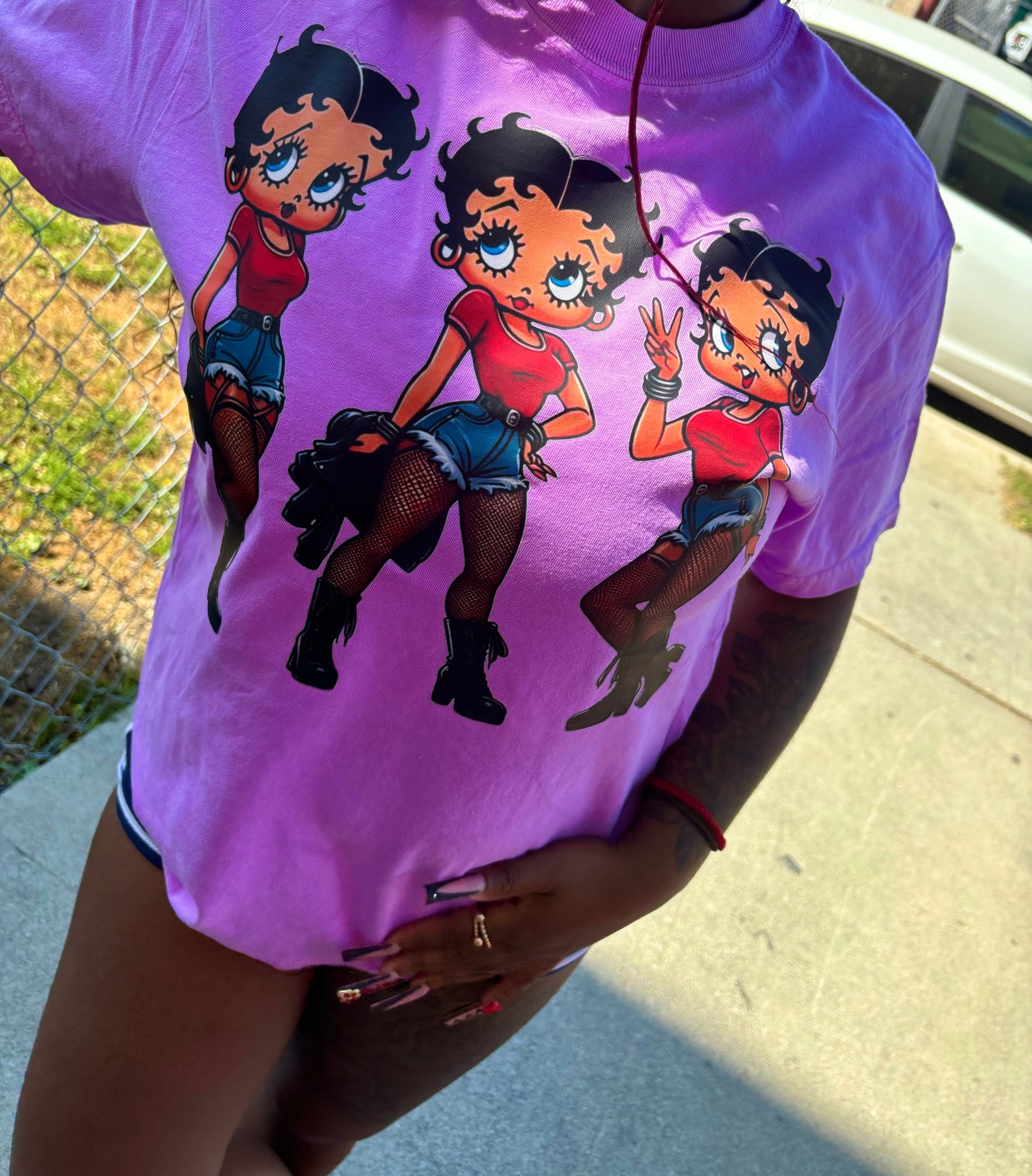 Betty tee