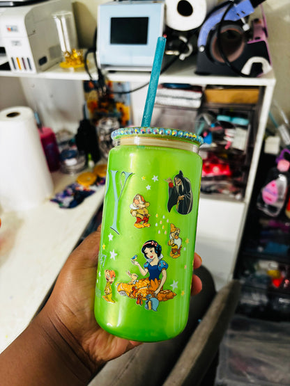 Sleepy dwarf snow globe cup