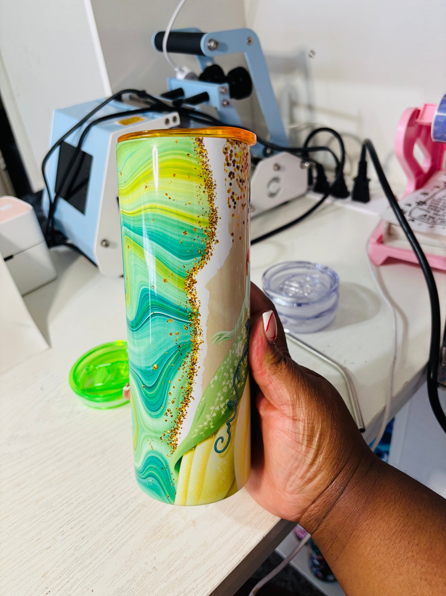Glitter princess Tiana 20oz tumbler