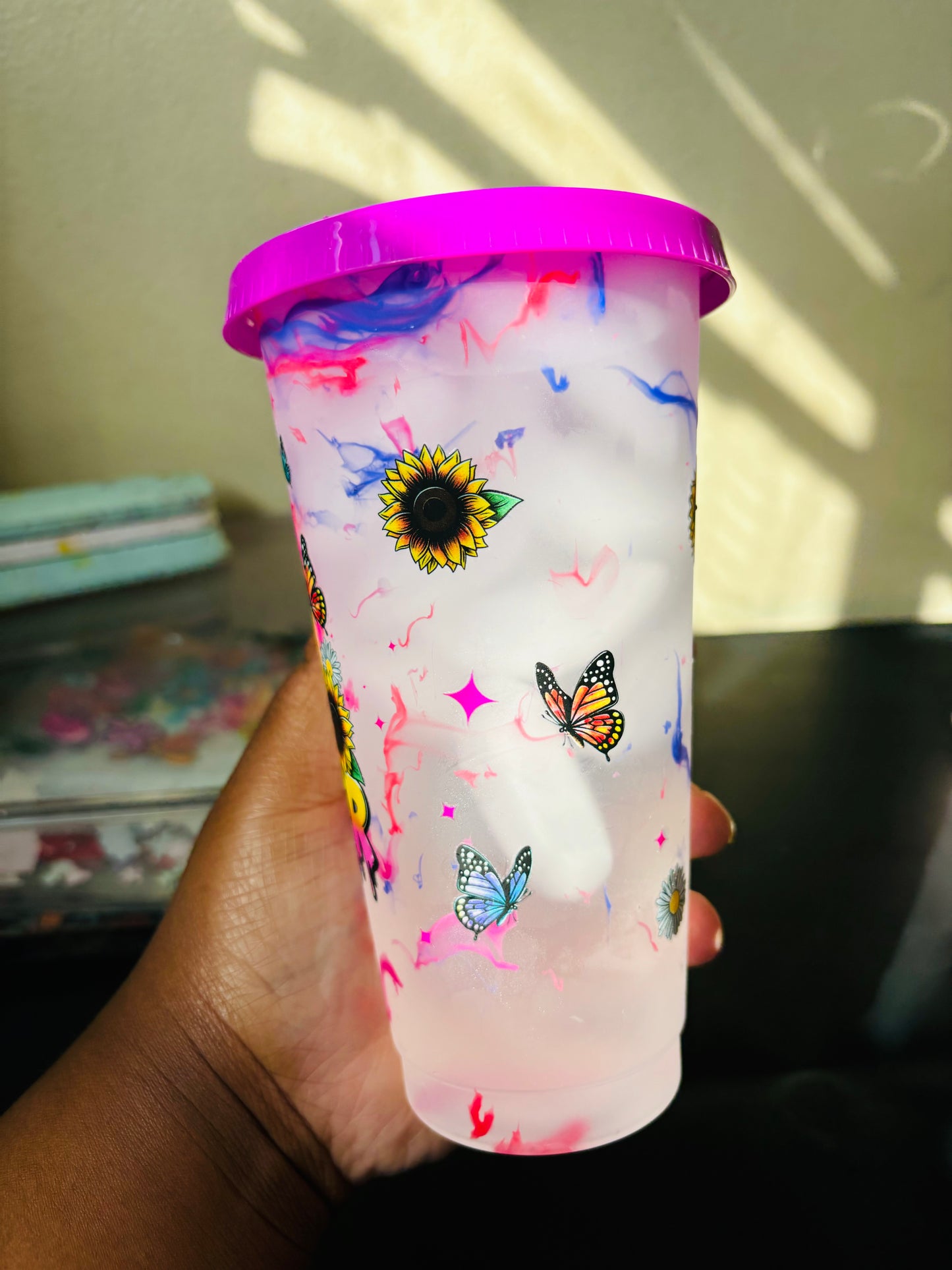 Betty color changing cup