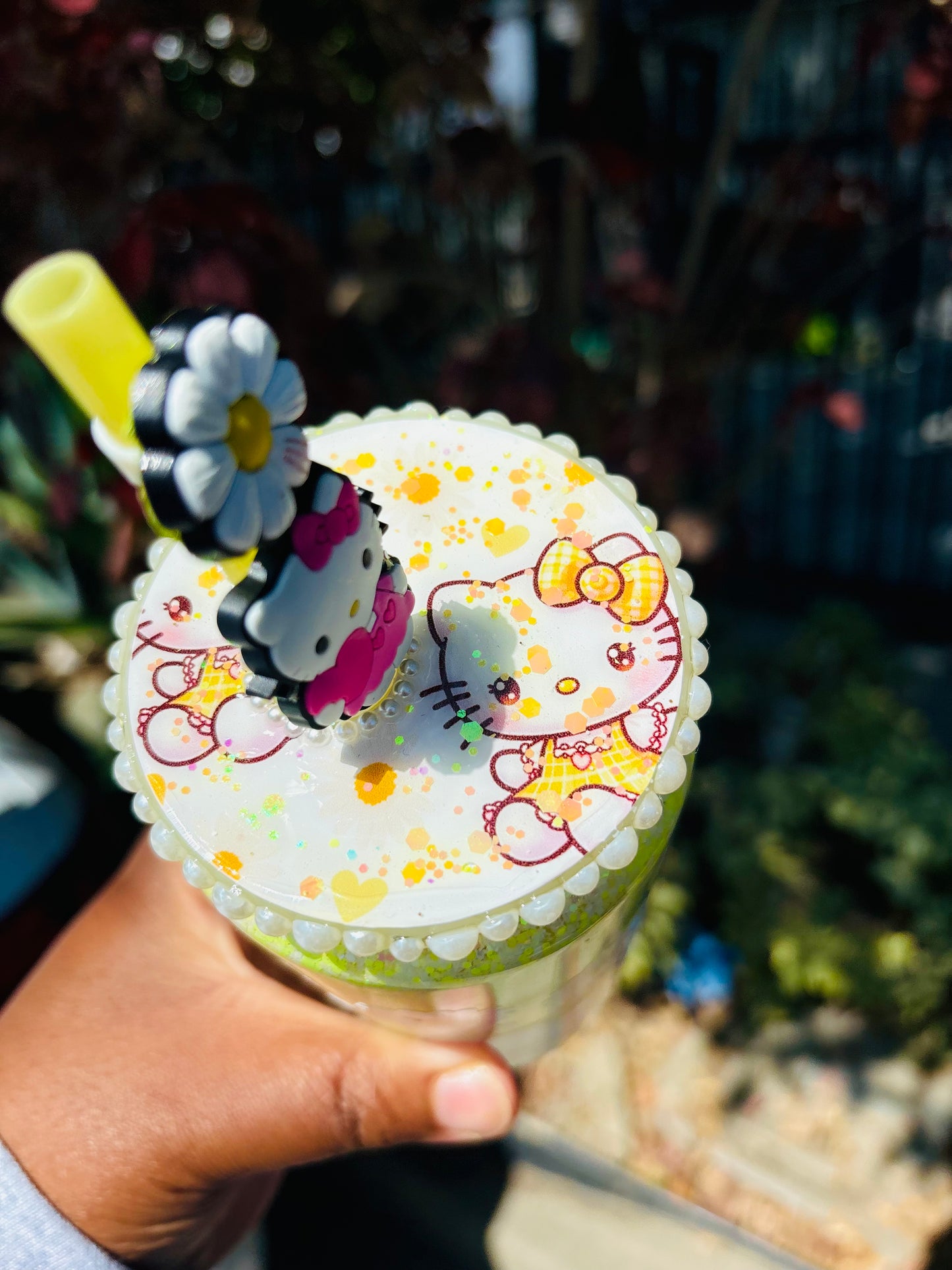 Yellow kitty snow globe cup