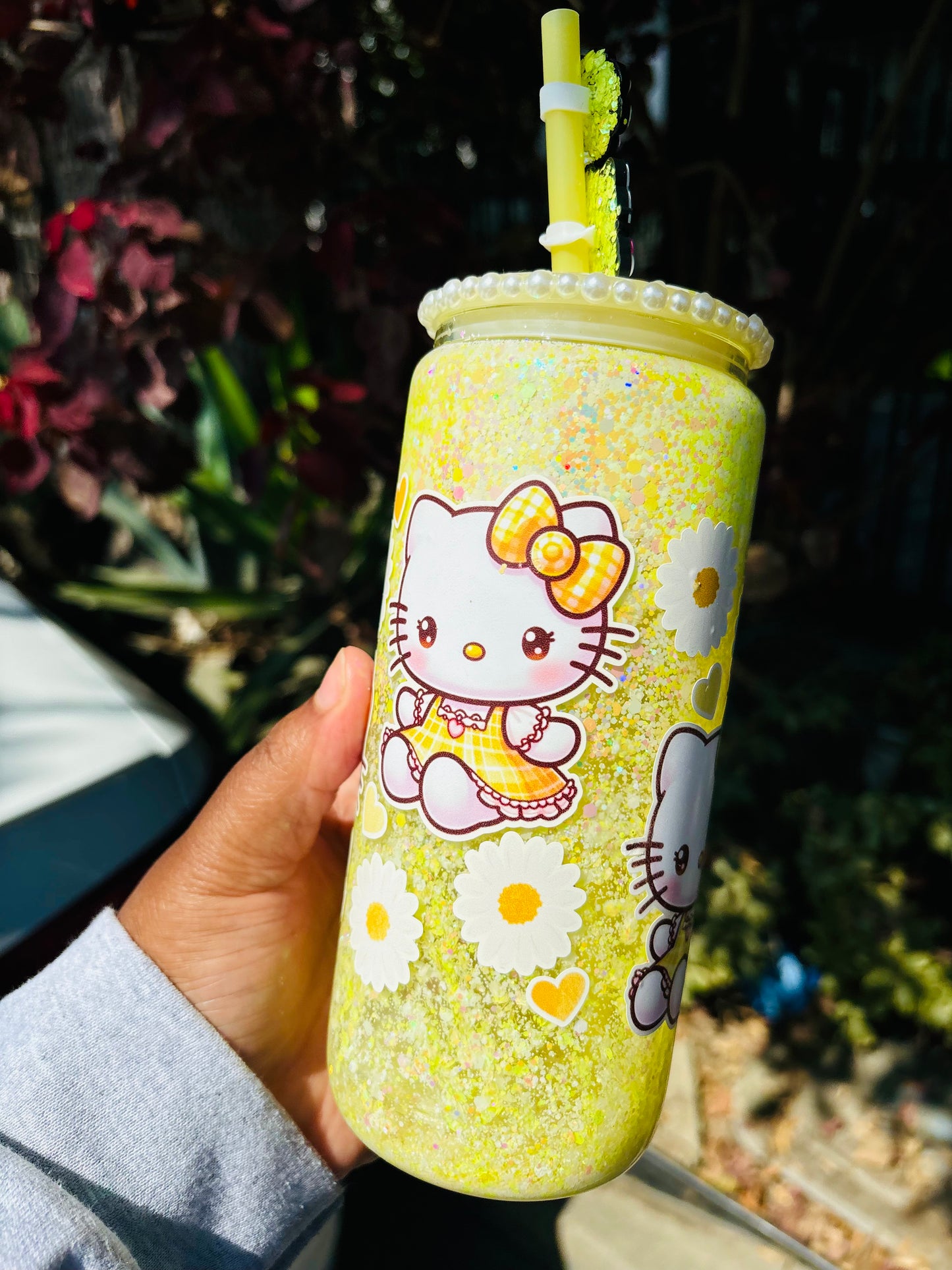 Yellow kitty snow globe cup